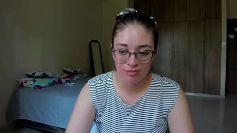 Snapshot of atenas__05 chatting on 01-21-25, 07:06 atenas online show from 01-21-25, 07:06