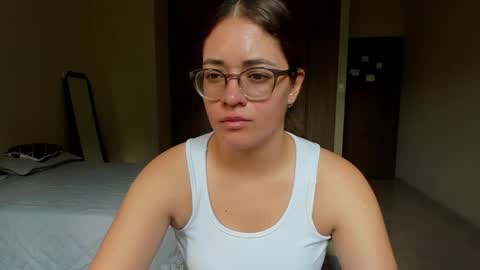 Snapshot of atenas__05 chatting on 01-24-25, 07:39 atenas online show from 01-24-25, 07:39