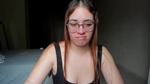 Snapshot of atenas__05 chatting on 01-28-25, 07:10 atenas online show from 01-28-25, 07:10