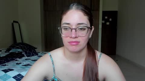 Snapshot of atenas__05 chatting on 02-05-25, 07:10 atenas online show from 02-05-25, 07:10