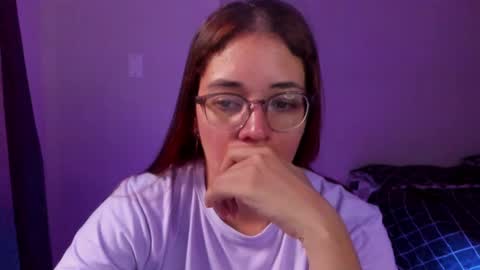 Snapshot of atenas__05 chatting on 02-13-25, 07:10 atenas online show from 02-13-25, 07:10