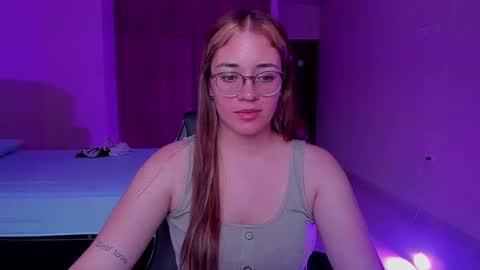 Snapshot of atenas__05 chatting on 02-26-25, 07:05 atenas online show from 02-26-25, 07:05