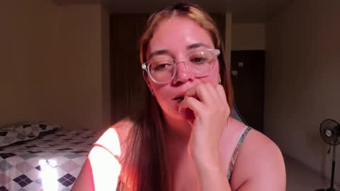 Snapshot of atenas__05 chatting on 03-09-25, 09:14 atenas online show from 03-09-25, 09:14