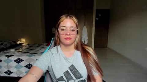 Snapshot of atenas__05 chatting on 03-12-25, 10:07 atenas online show from 03-12-25, 10:07