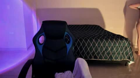 Snapshot of atenas__05 chatting on 09-17-25, 09:22 atenas online show from 09-17-25, 09:22