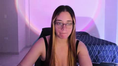 Snapshot of atenas__05 chatting on 09-22-25, 09:22 atenas online show from 09-22-25, 09:22