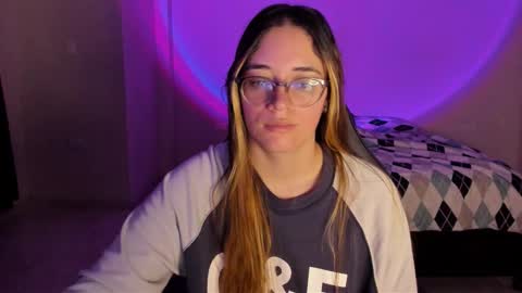 Snapshot of atenas__05 chatting on 10-11-25, 09:30 atenas online show from 10-11-25, 09:30