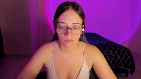 Snapshot of atenas__05 chatting on 10-19-25, 09:21 atenas online show from 10-19-25, 09:21