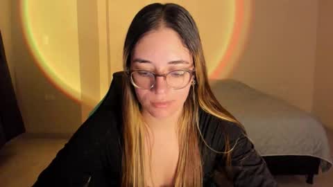 Snapshot of atenas__05 chatting on 10-25-25, 09:28 atenas online show from 10-25-25, 09:28