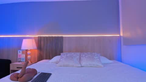 Atenea online show from 05-11-26, 11:38