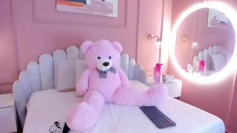 Athenea online show from 04-07-26, 02:56