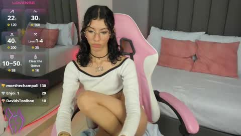 Atenea online show from 12-06-24, 03:22