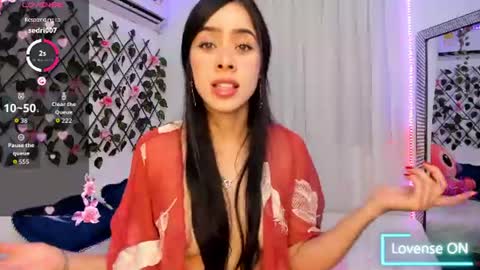 Snapshot of atenea_kros chatting on 06-12-26, 10:19 Atenea online show from 06-12-26, 10:19