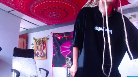 Snapshot of ateneasairce chatting on 10-14-25, 12:50 Atenea online show from 10-14-25, 12:50