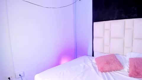 Snapshot of athenea__fox chatting on 10-16-25, 11:55 athenea__fox online show from 10-16-25, 11:55