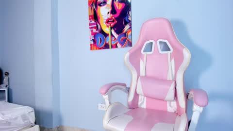 Snapshot of athenea__fox chatting on 11-05-25, 11:43 athenea__fox online show from 11-05-25, 11:43