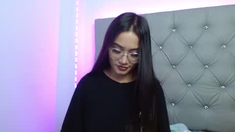 Snapshot of atheneaaa_ chatting on 10-17-25, 10:45 Athenea online show from 10-17-25, 10:45