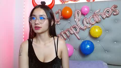 Snapshot of atheneaaa_ chatting on 10-31-25, 08:59 Athenea online show from 10-31-25, 08:59