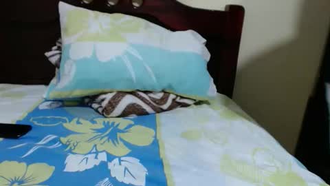 Snapshot of athleticboy2026 chatting on 05-18-26, 03:13 Robin online show from 05-18-26, 03:13