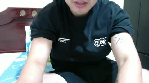Snapshot of athleticboy2026 chatting on 05-19-26, 02:18 Robin online show from 05-19-26, 02:18