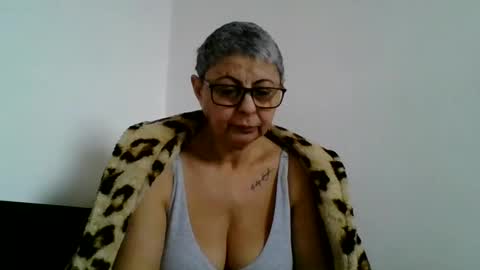 Snapshot of atikaarea chatting on 02-15-25, 11:28 atikaarea online show from 02-15-25, 11:28