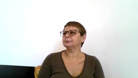 Snapshot of atikaarea chatting on 10-10-25, 12:37 atikaarea online show from 10-10-25, 12:37