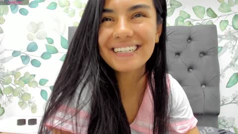 Snapshot of atilana_diaz chatting on 12-20-24, 05:08 Atilana Diaz online show from 12-20-24, 05:08