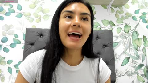 Snapshot of atilana_diaz chatting on 12-30-24, 02:30 Atilana Diaz online show from 12-30-24, 02:30