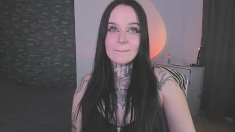 online every day between 10am-23pm online show from 09-30-25, 04:12