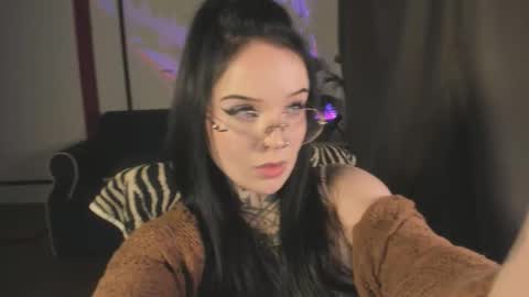 online every day between 10am-23pm online show from 10-14-25, 02:51