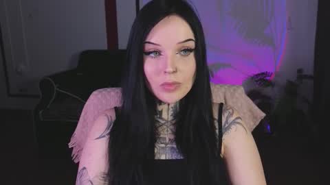 online every day between 10am-23pm online show from 11-13-25, 08:02