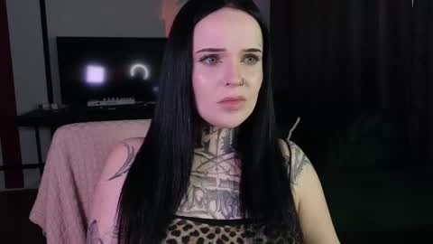 online every day between 10am-23pm online show from 12-03-25, 04:42