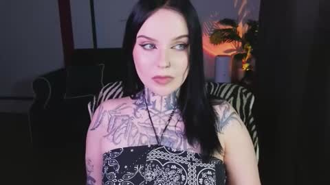 online every day between 10am-23pm online show from 01-06-26, 02:15