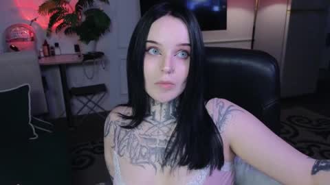 online every day between 10am-23pm online show from 05-19-26, 03:29