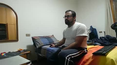 Bleakw85 online show from 11-21-25, 09:24