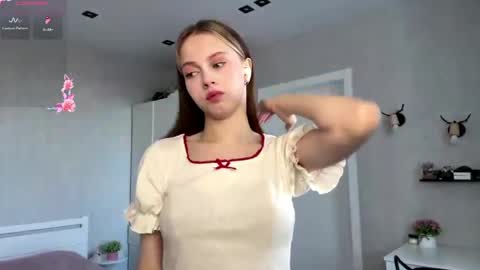 Jolyn online show from 05-04-26, 04:08
