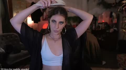 Snapshot of audrey_ chatting on 02-18-25, 05:09 Audrey online show from 02-18-25, 05:09