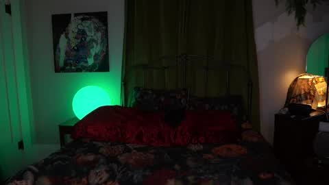 Audrey online show from 04-12-26, 01:21