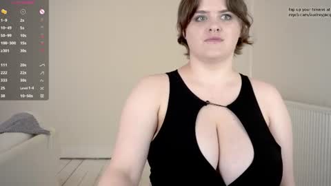 Audrey Jacq online show from 06-26-26, 03:16