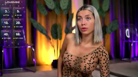 Isabella online show from 09-18-25, 03:19