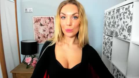 Snapshot of aullorasensual chatting on 12-11-24, 10:06 AulloraSensual online show from 12-11-24, 10:06