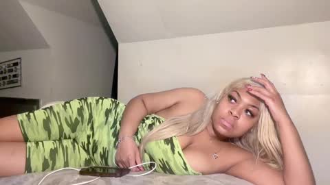 aunyxxx online show from 02-11-25, 01:41