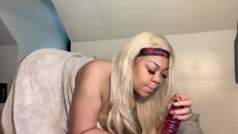 aunyxxx online show from 02-13-25, 05:01