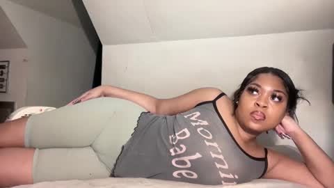 Snapshot of aunyxxx chatting on 10-08-25, 11:35 aunyxxx online show from 10-08-25, 11:35