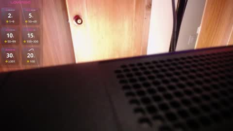 Snapshot of aura_cute_ chatting on 04-08-26, 03:28 aura_cute_ online show from 04-08-26, 03:28