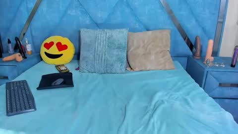 Snapshot of aura_love69 chatting on 02-28-26, 07:09 Monii Yi online show from 02-28-26, 07:09