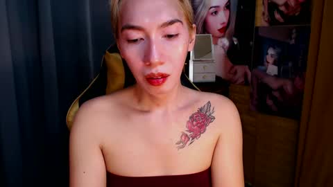 Miss awra online show from 02-19-25, 06:55