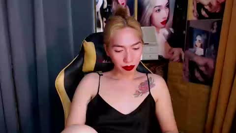 Miss awra online show from 03-01-25, 08:13