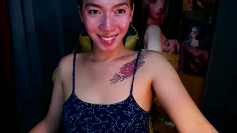 Snapshot of aurakharisma_xx chatting on 09-22-25, 05:20 Miss awra online show from 09-22-25, 05:20