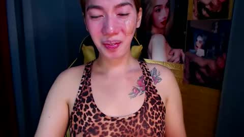 Snapshot of aurakharisma_xx chatting on 10-26-25, 05:57 Miss awra online show from 10-26-25, 05:57